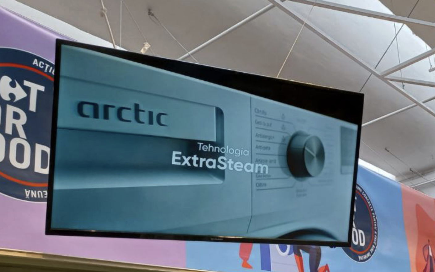 Screenshot of Beko DOOH campaign displayed on Carrefour screens, October 2025